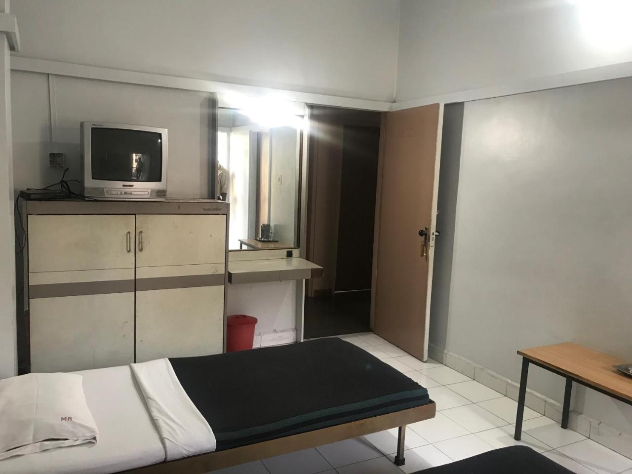 Maurya Residency Hotel Pune Ngoại thất bức ảnh
